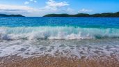 Ideal sea temperature and swimming pool for swimming