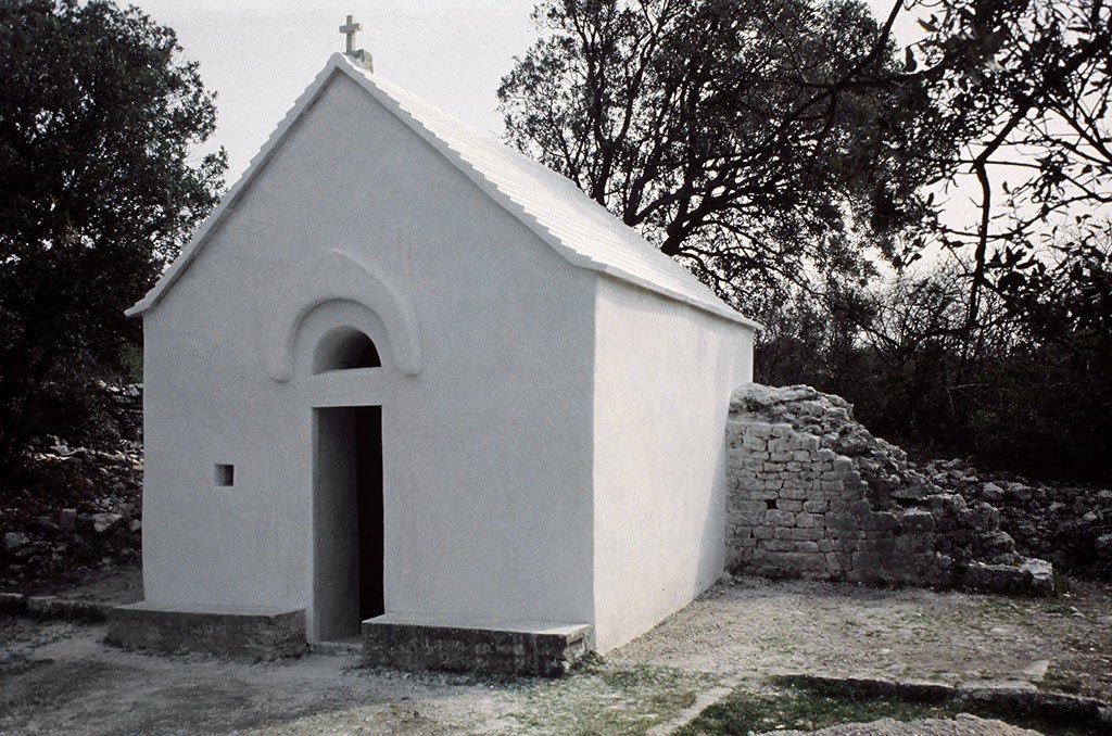Stomorica church lozisca
