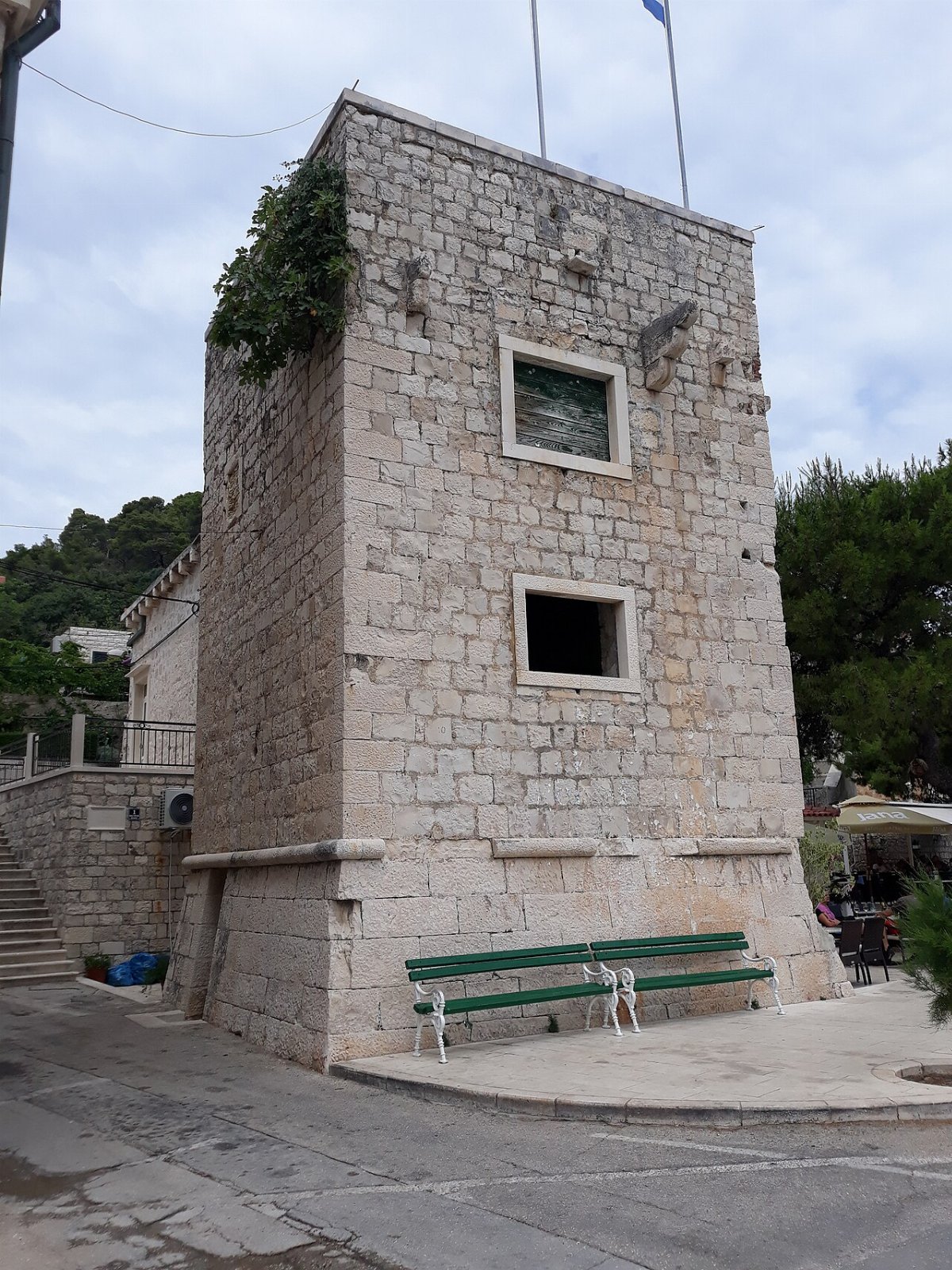 Aquilla tower pucisca