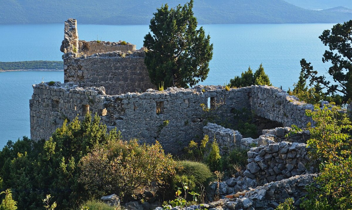 Smrdan grad fortress with church of our lady slivno ravno
